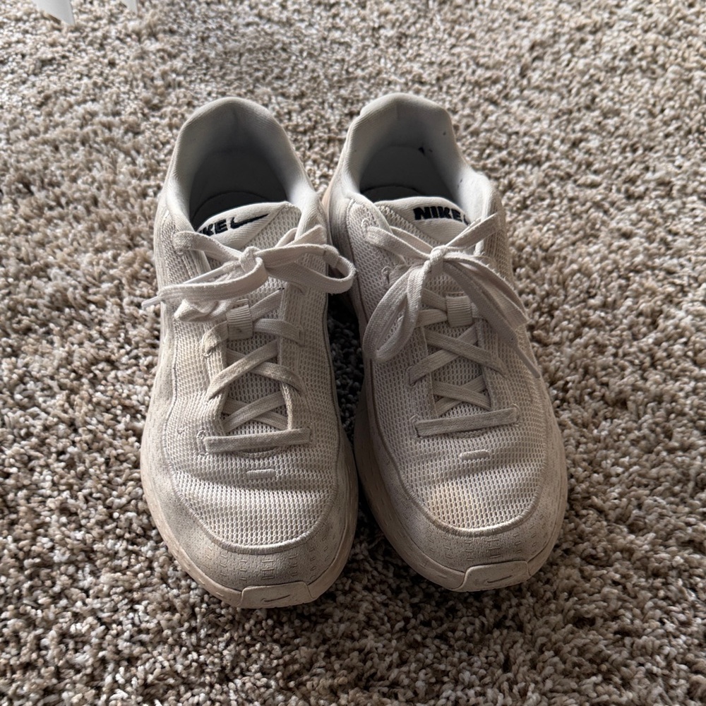 Men’s Nike shoes